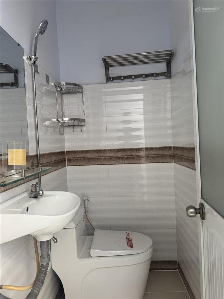 Bán nhà trần hưng đạo q1  hẻm 4m  28m2 (3.6x6.5m) nở hậu 2 tầng  2pn  2wc, chỉ 5.5 tỷ
