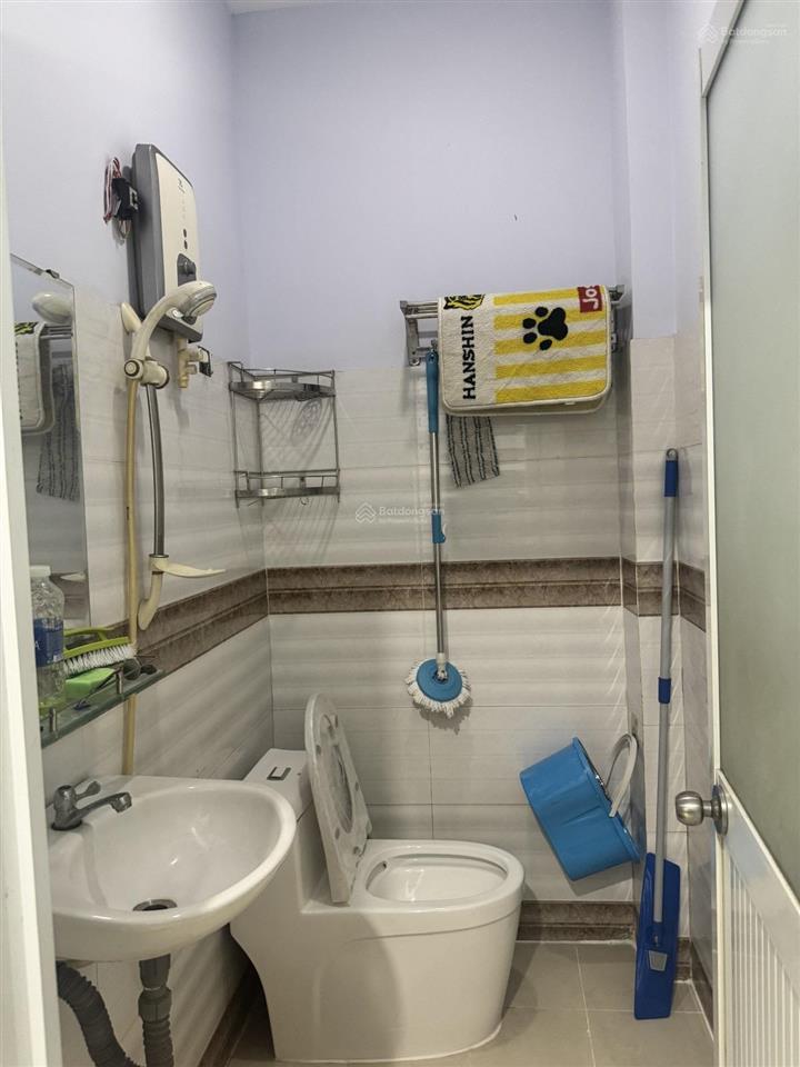 Bán nhà trần hưng đạo q1  hẻm 4m  28m2 (3.6x6.5m) nở hậu 2 tầng  2pn  2wc, chỉ 5.5 tỷ