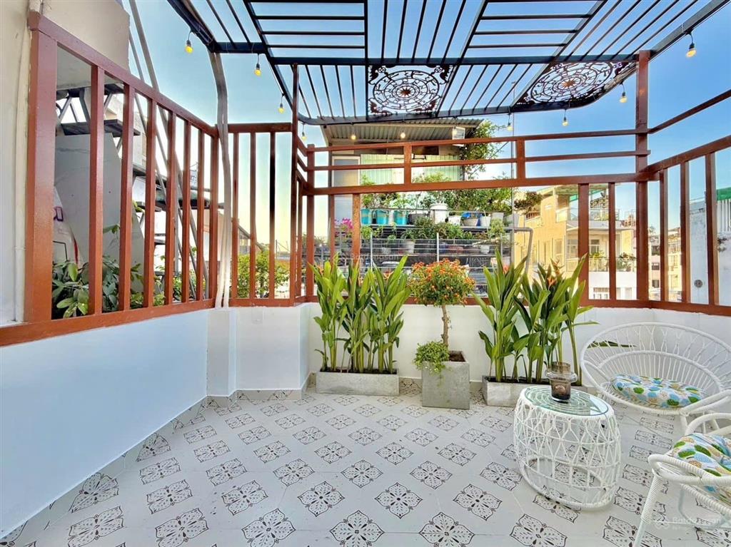 Nhà đẹp huỳnh văn bánh, phú nhuận full nt  4 tầng  chỉ 4.99 tỷ