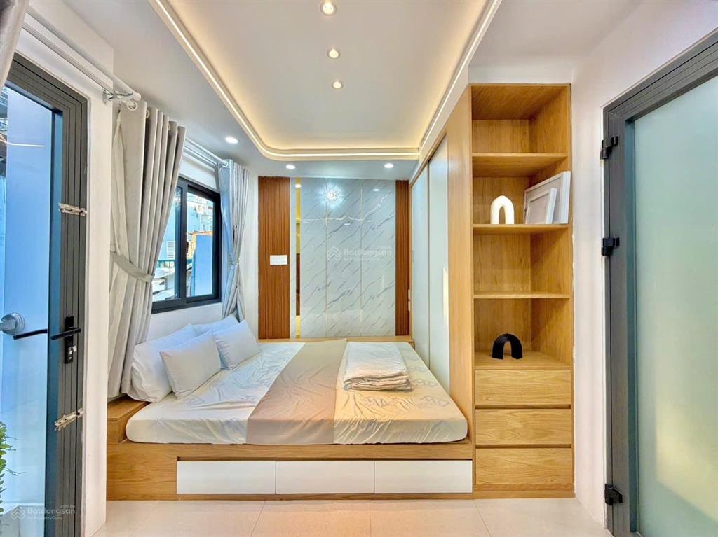 Nhà đẹp huỳnh văn bánh, phú nhuận full nt  4 tầng  chỉ 4.99 tỷ