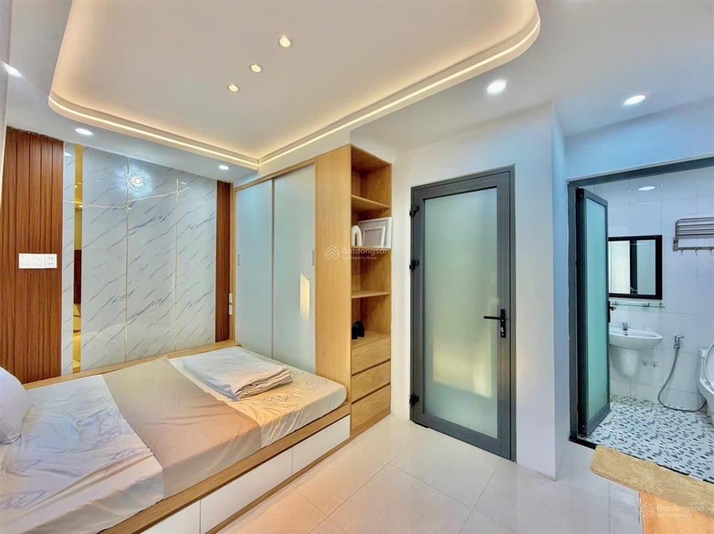 Nhà đẹp huỳnh văn bánh, phú nhuận full nt  4 tầng  chỉ 4.99 tỷ