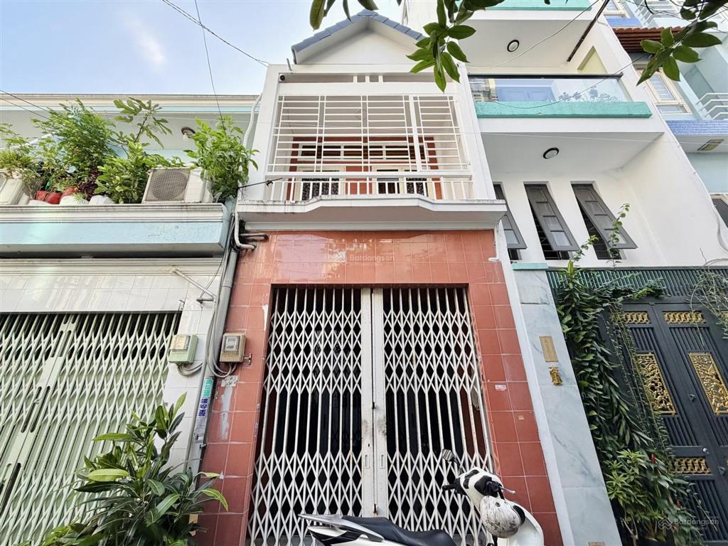 Nhà hxh 7 chỗ huỳnh văn bánh, phú nhuận  30m2  2 tầng  chỉ 6.4 tỷ