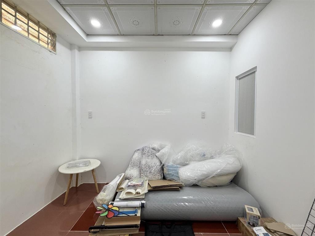 Nhà hxh 7 chỗ huỳnh văn bánh, phú nhuận  30m2  2 tầng  chỉ 6.4 tỷ