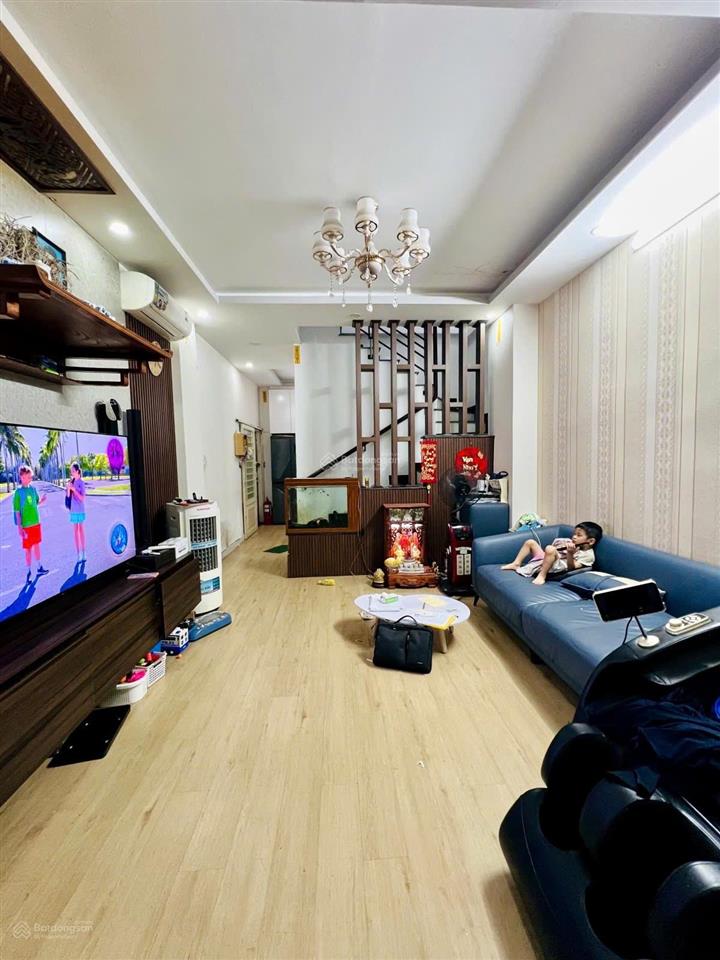 Căn góc sát mặt tiền hòa hưng quận 10 35m2  2 tầnghẻm 3.5m thẳng 1 trục