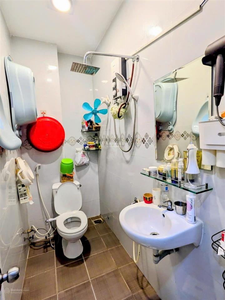 Căn góc sát mặt tiền hòa hưng quận 10 35m2  2 tầnghẻm 3.5m thẳng 1 trục