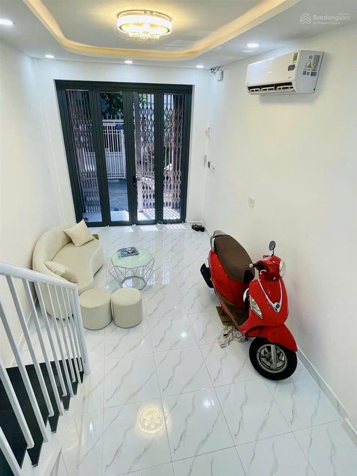 Bán nhà hẻm xe tải huỳnh văn bánh p12 phú nhuận 33m2 (3.1 x10) 2 tầng 2pn 2wc 6.4tỷ