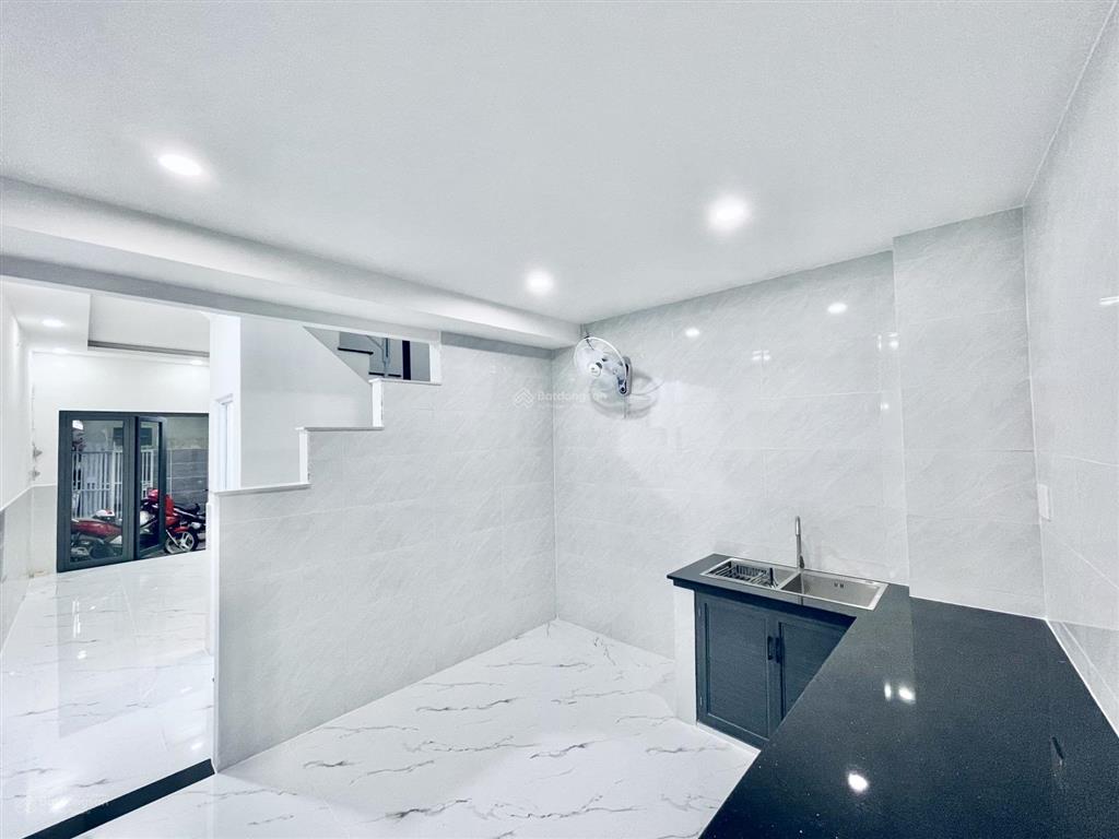 Lô góc không lộ giới quy hoạch  4 tầng btct 5pn 3wc  3.5 x 11 nở hậu nhẹ  p3 tân bình giáp pn