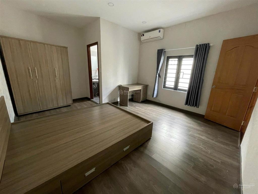 Căn góc trường sa hẻm xe tải 4 tầng khu vip lê văn sỹ p14 q3