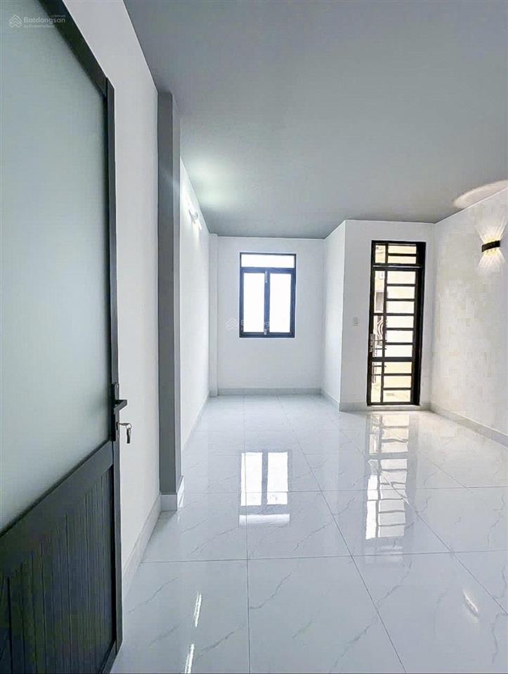 Bán mặt tiền thái phiên q11  42.9m2 3 tầng 4pn 3wc ban công  giá 6.95tỷ