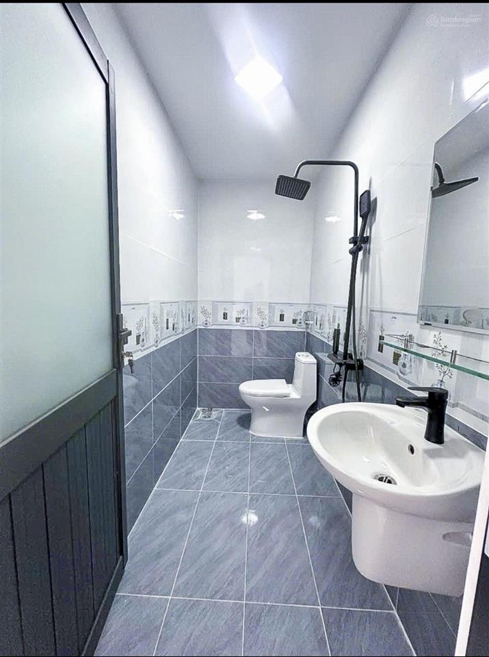 Bán mặt tiền thái phiên q11  42.9m2 3 tầng 4pn 3wc ban công  giá 6.95tỷ