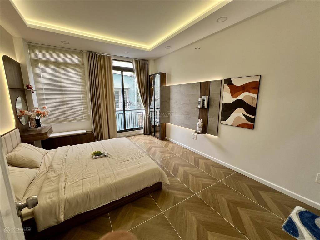 Bán nhà huỳnh văn bánh, phú nhuận 5 tầng  4pn  4wc  giá 7.15 tỷ