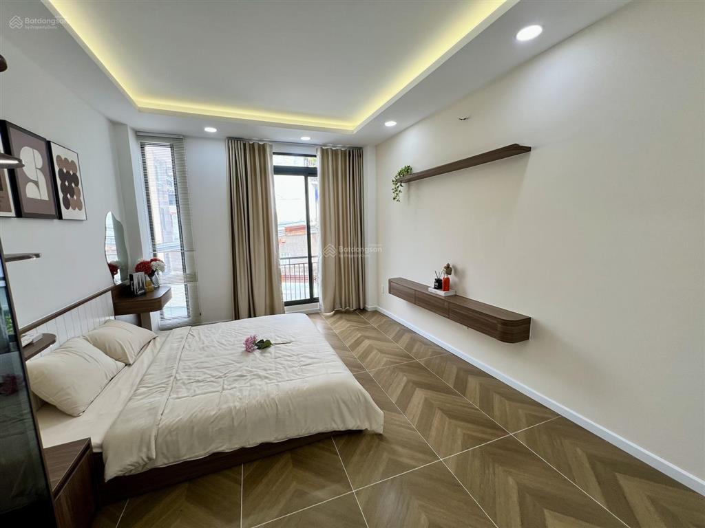 Bán nhà huỳnh văn bánh, phú nhuận 5 tầng  4pn  4wc  giá 7.15 tỷ