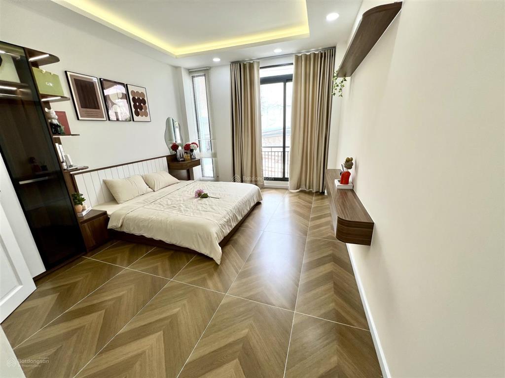 Bán nhà huỳnh văn bánh, phú nhuận 5 tầng  4pn  4wc  giá 7.15 tỷ