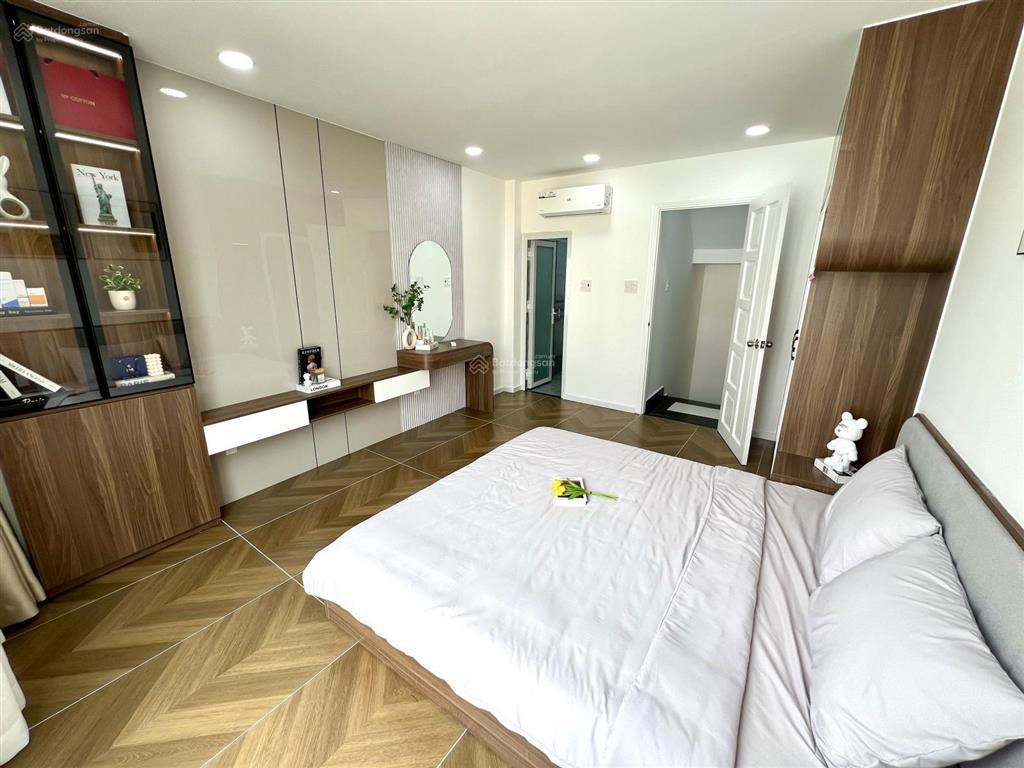 Bán nhà huỳnh văn bánh, phú nhuận 5 tầng  4pn  4wc  giá 7.15 tỷ