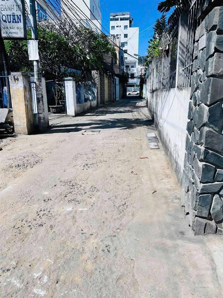 Bán nhà hẻm ô tô đường đặng tất, gần biển cơ hội đầu tư cực tốt sẵn dòng tiền ổn định