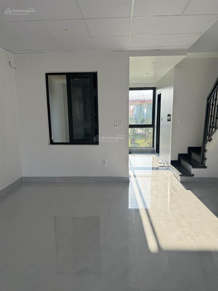 Shophouse hp138, vị trí đắc địa, gần vinhomes megamall, góc ngã tư cầu hoàng gia, gần trạm sạc