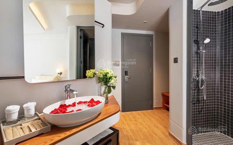 Khách sạn 4 sao khu phố hàn nha trang, đã có sổ hồng hoàn công chuẩn