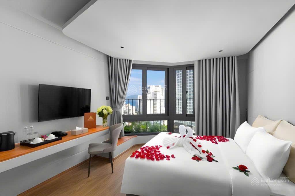 Khách sạn 4 sao khu phố hàn nha trang, đã có sổ hồng hoàn công chuẩn