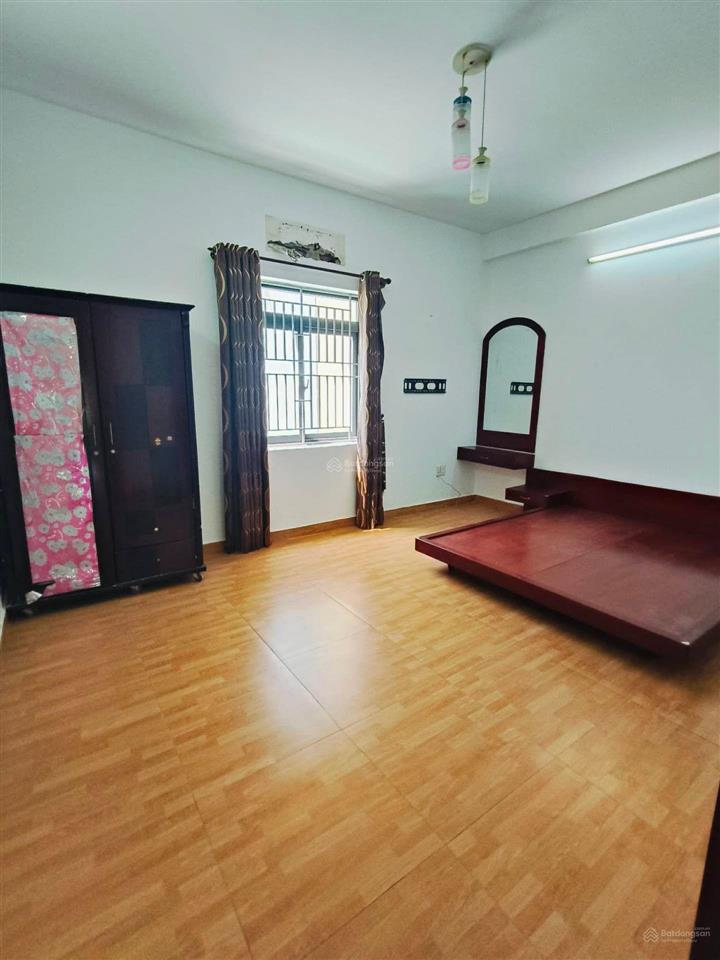 Nhà mặt tiền 4 tầng view công viên kdc intresco 13e giá chỉ 7,9 tỷ