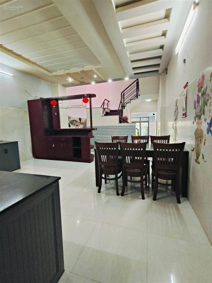 Nhà mặt tiền 4 tầng view công viên kdc intresco 13e giá chỉ 7,9 tỷ