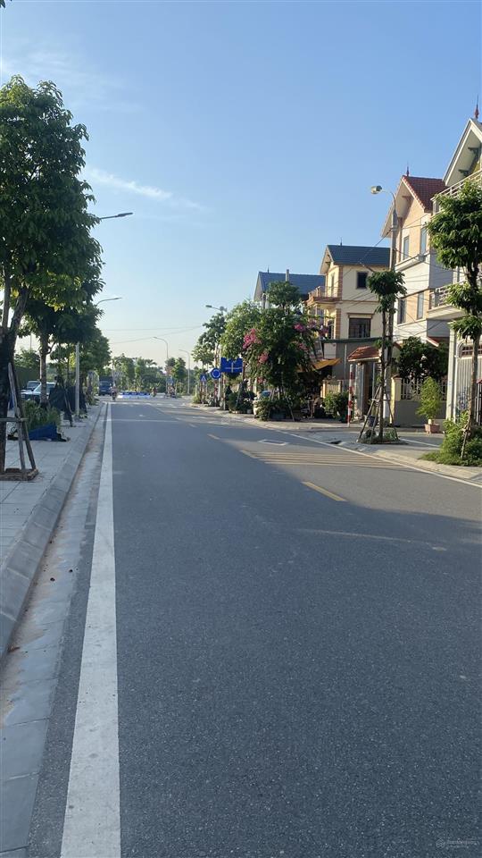 Bán nhà kim nỗ  4 tầng  dân xây  dt 270m2  giá 70tr/m có thương lượng cho khách thiện chí