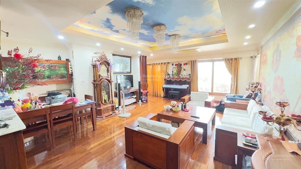 Bán nhà kim nỗ  4 tầng  dân xây  dt 270m2  giá 70tr/m có thương lượng cho khách thiện chí