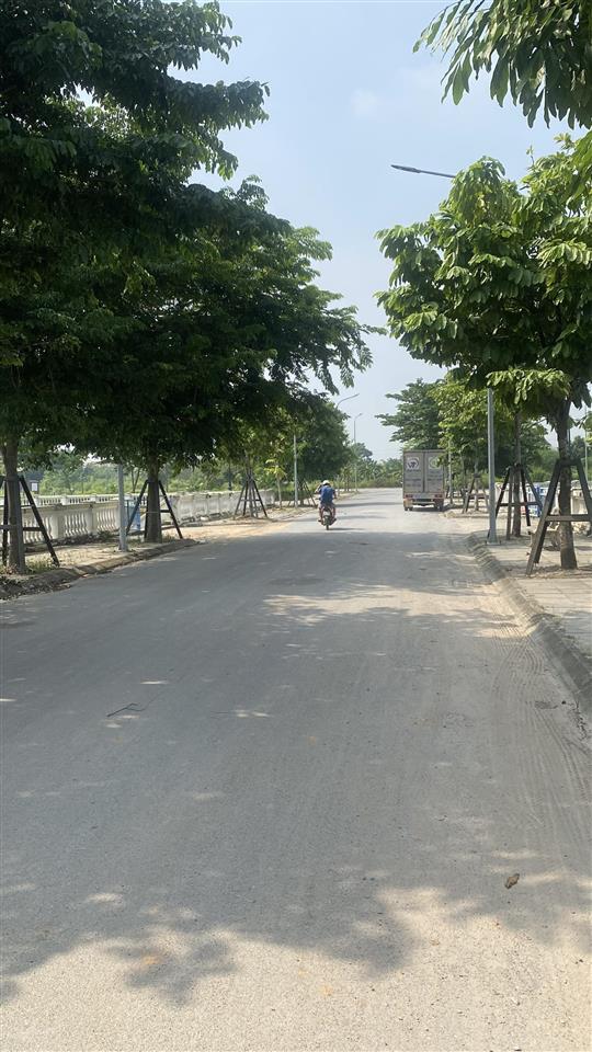 Bán nhà tại lương nỗ, tiên dương, 130m2, 3 tầng, ô tô vào nhà, gần hồ điều hồ điều hoà, giá 6 tỷ