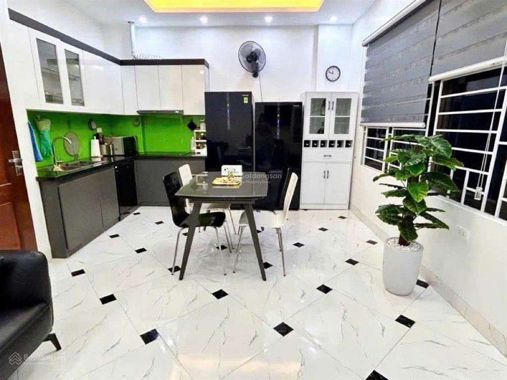 Nhà đẹp phố tô vĩnh diện thanh xuân  ngõ rộng ô tô vào nhà  full nội thất