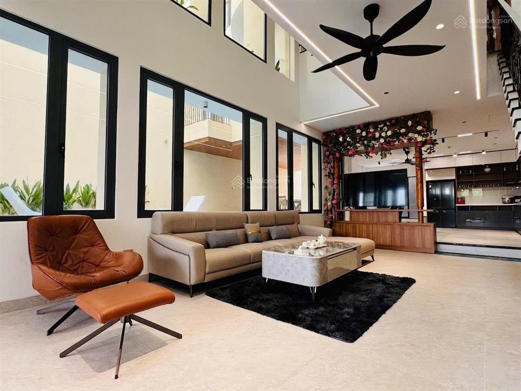 Cần cho thuê villa 3 tầng mặt tiền minh mạng  gần crow