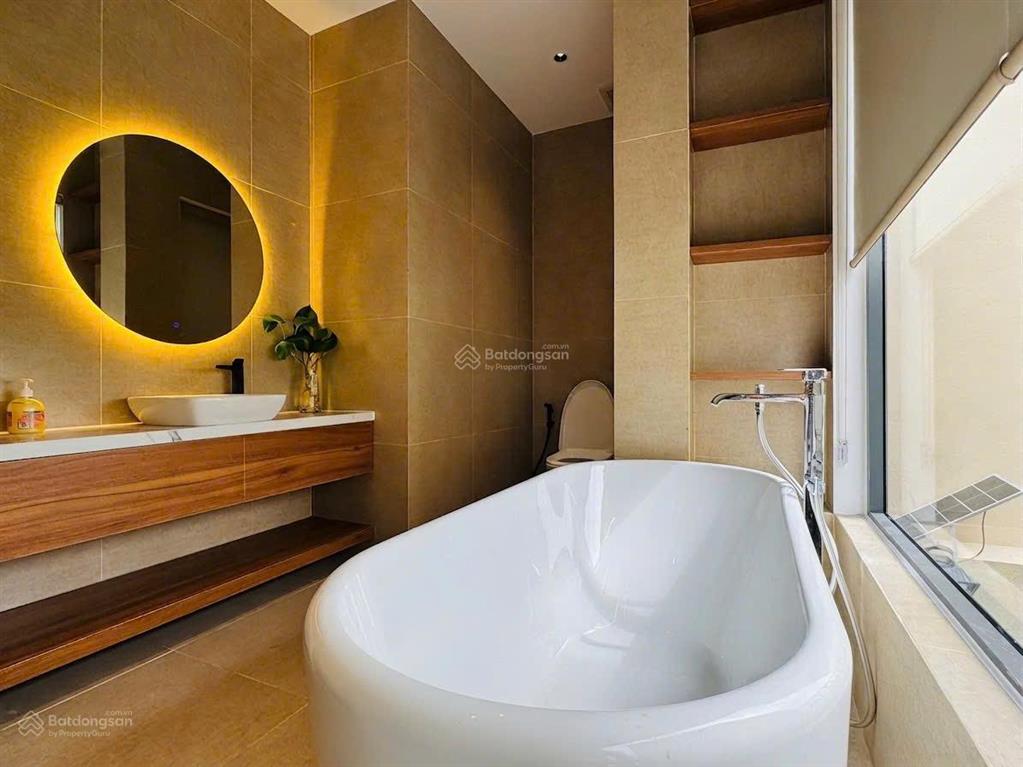 Cần cho thuê villa 3 tầng mặt tiền minh mạng  gần crow