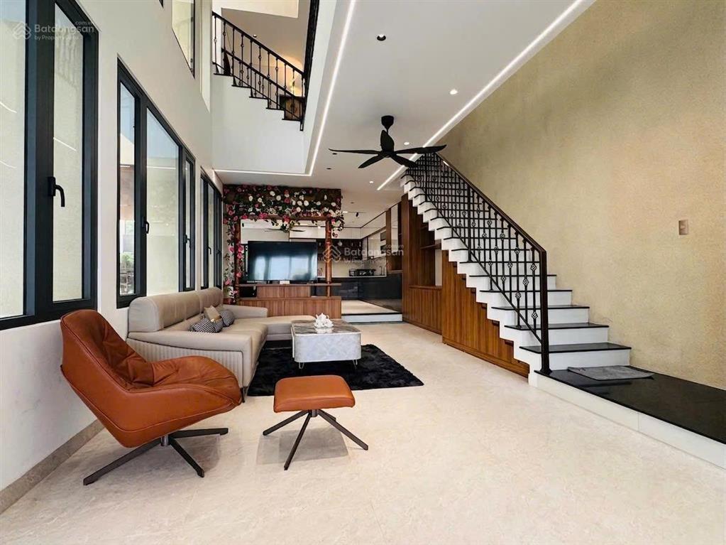 Cần cho thuê villa 3 tầng mặt tiền minh mạng  gần crow