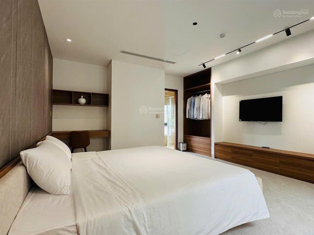 Cần cho thuê villa 3 tầng mặt tiền minh mạng  gần crow