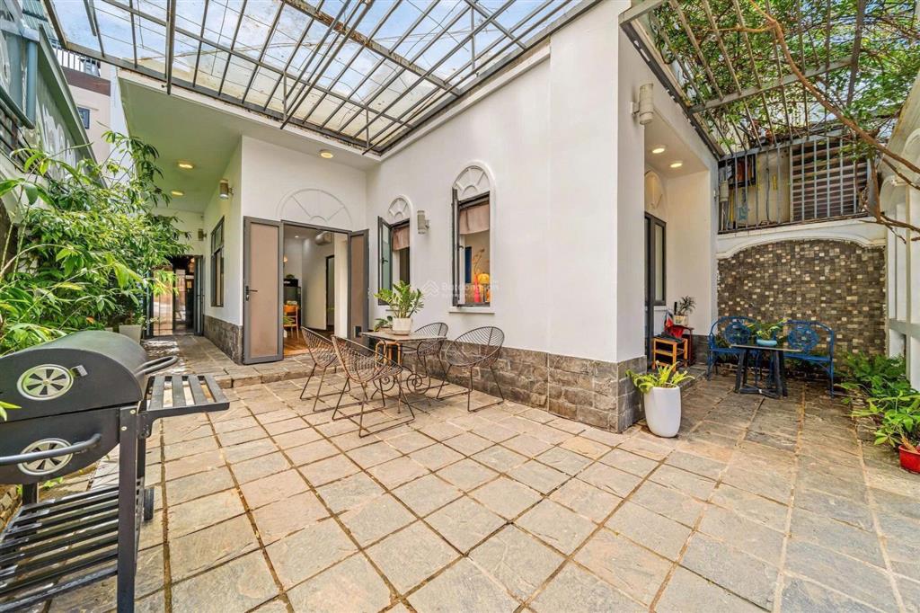 Cho thuê villa mặt tiền đường lê quang đạo