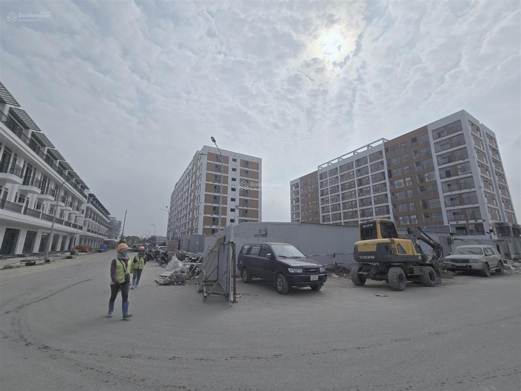 Giao dịch chính chủ căn liền kề 4 tầng, diện tích hơn 60m2, giá tốt nhất hiện tại