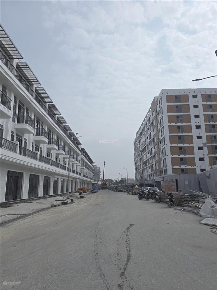 Giao dịch chính chủ căn liền kề 4 tầng, diện tích hơn 60m2, giá tốt nhất hiện tại