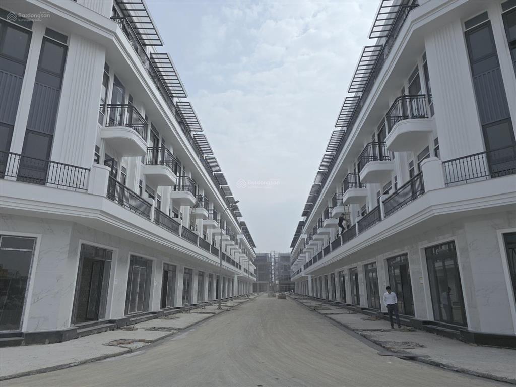 Giao dịch chính chủ căn liền kề 4 tầng, diện tích hơn 60m2, giá tốt nhất hiện tại