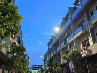 Bán nhà phố 5m giá tốt tại bcons uni valley