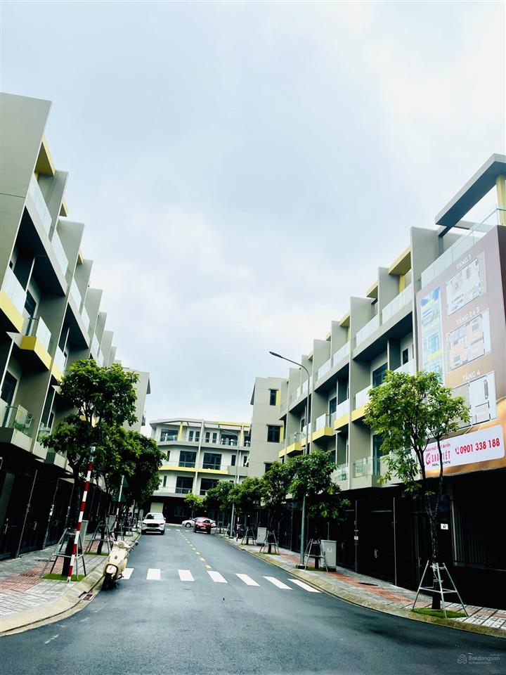 Bán nhà phố khu đông hồ chí minh . đã có sổ , khu đô thị .