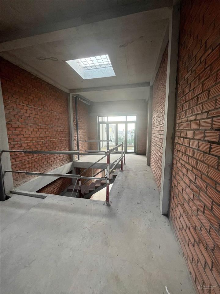 Bán nhà phố khu đông hồ chí minh . đã có sổ , khu đô thị .