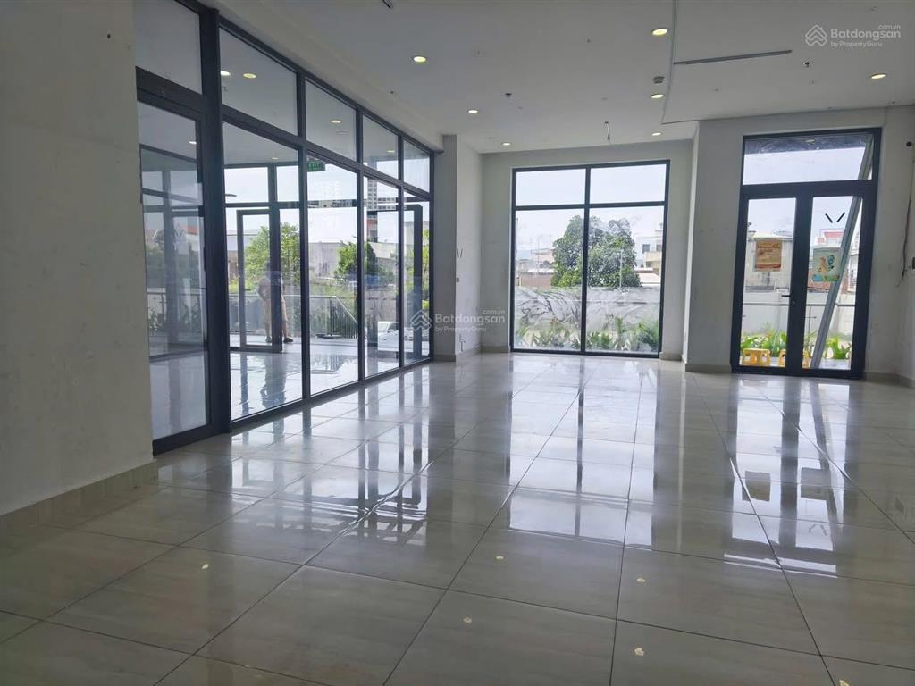 Bán shophouse bcons miền đông sổ hồng sẵn, có dòng tiền ngay