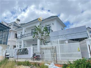 Biệt thự đẹp tại nam hồ, đà lạt, 10,5 tỷ, 200m2, 2 tầng, 5p, 3wc nhiều tiện ích