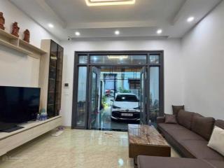 Hạ giá bán gấp nhà mê linh, 7,5 tỷ, 83 m2, 5pn + 6wc + 3tầng, view đẹp, sân đậu ô tô