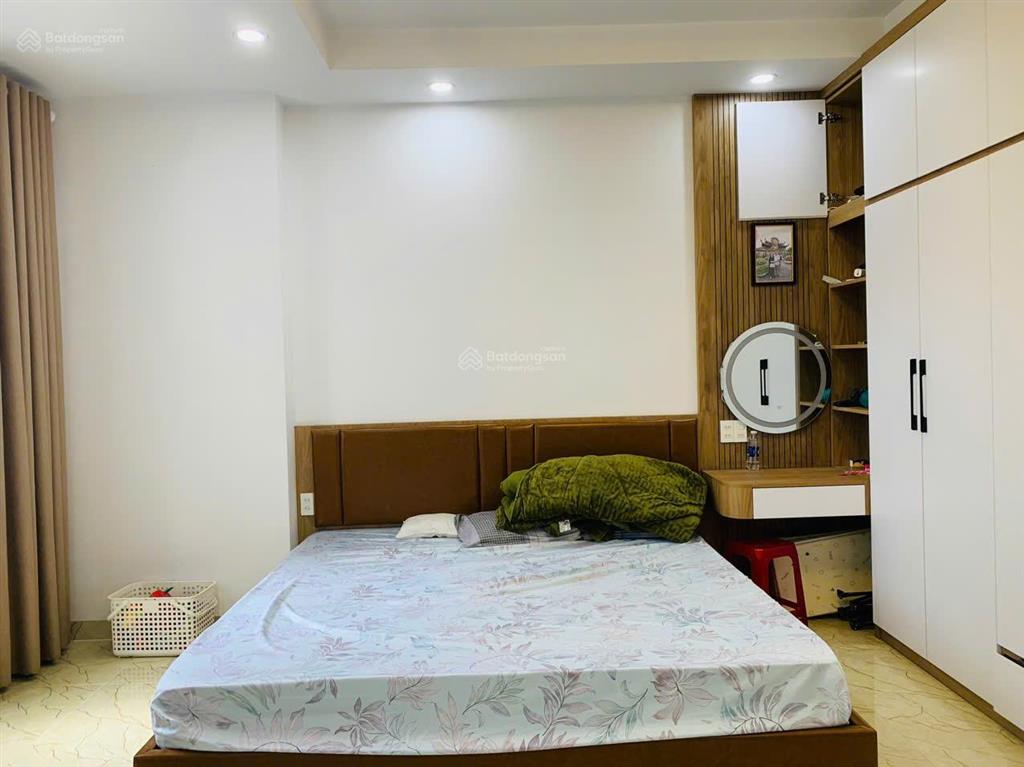 Hạ giá bán gấp nhà mê linh, 7,5 tỷ, 83 m2, 5pn + 6wc + 3tầng, view đẹp, sân đậu ô tô