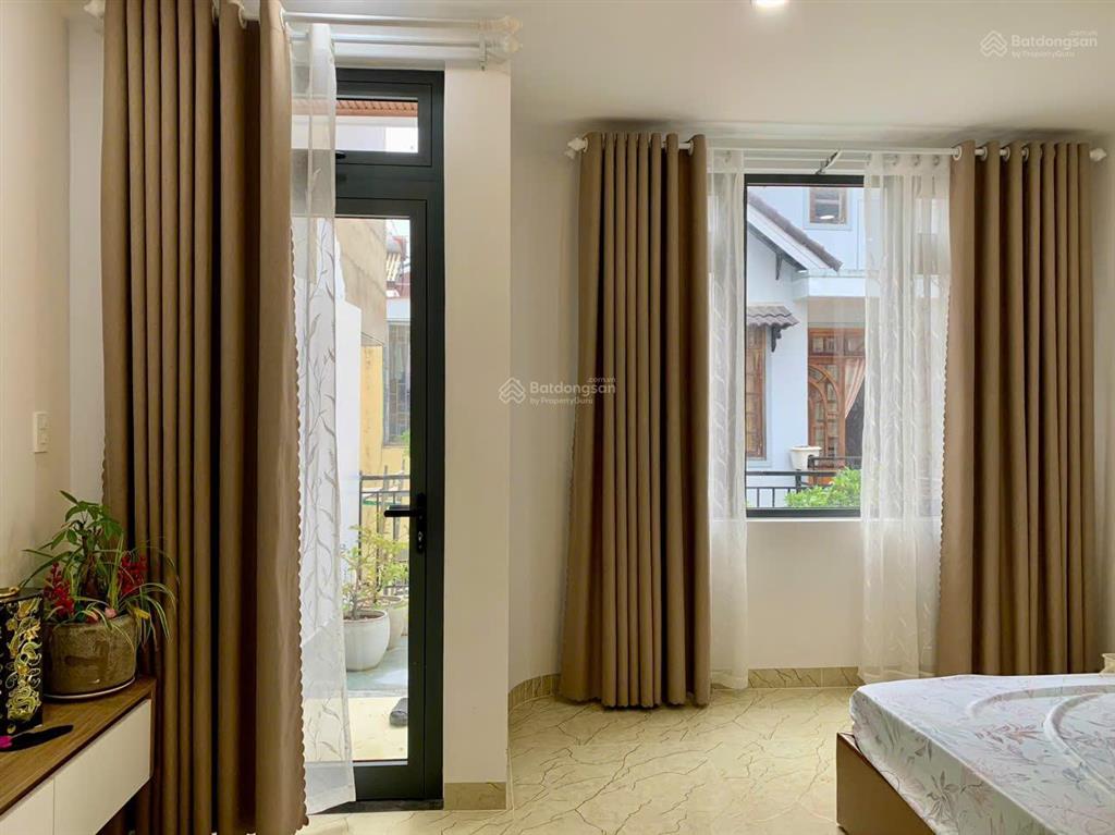 Hạ giá bán gấp nhà mê linh, 7,5 tỷ, 83 m2, 5pn + 6wc + 3tầng, view đẹp, sân đậu ô tô