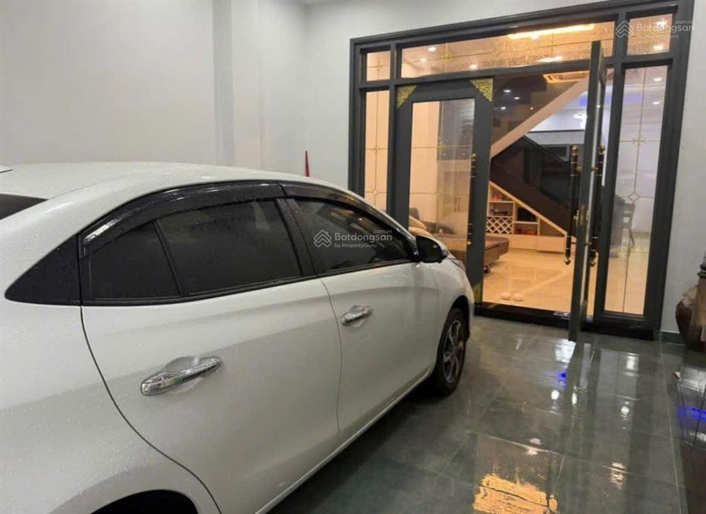Hạ giá bán gấp nhà mê linh, 7,5 tỷ, 83 m2, 5pn + 6wc + 3tầng, view đẹp, sân đậu ô tô