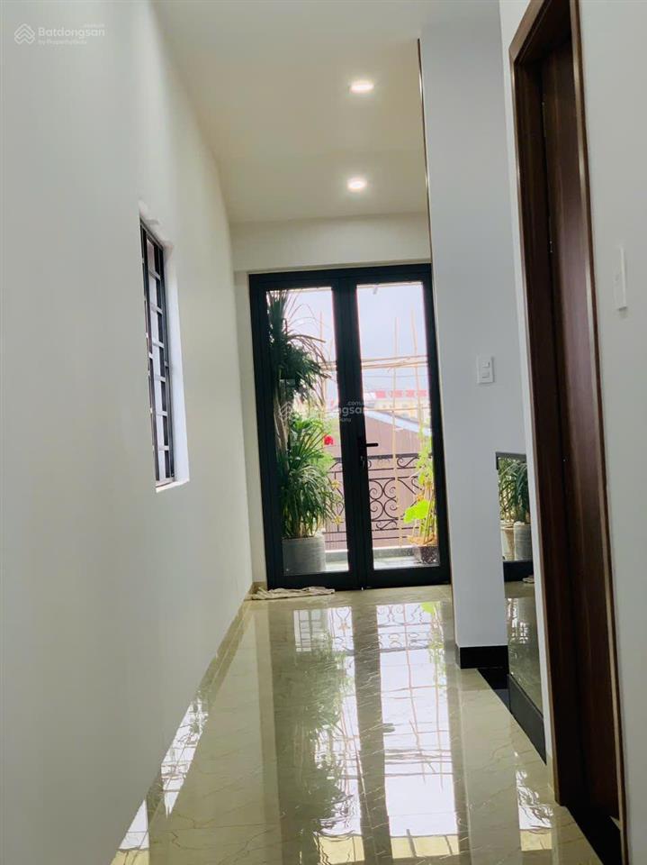 Hạ giá bán gấp nhà mê linh, 7,5 tỷ, 83 m2, 5pn + 6wc + 3tầng, view đẹp, sân đậu ô tô