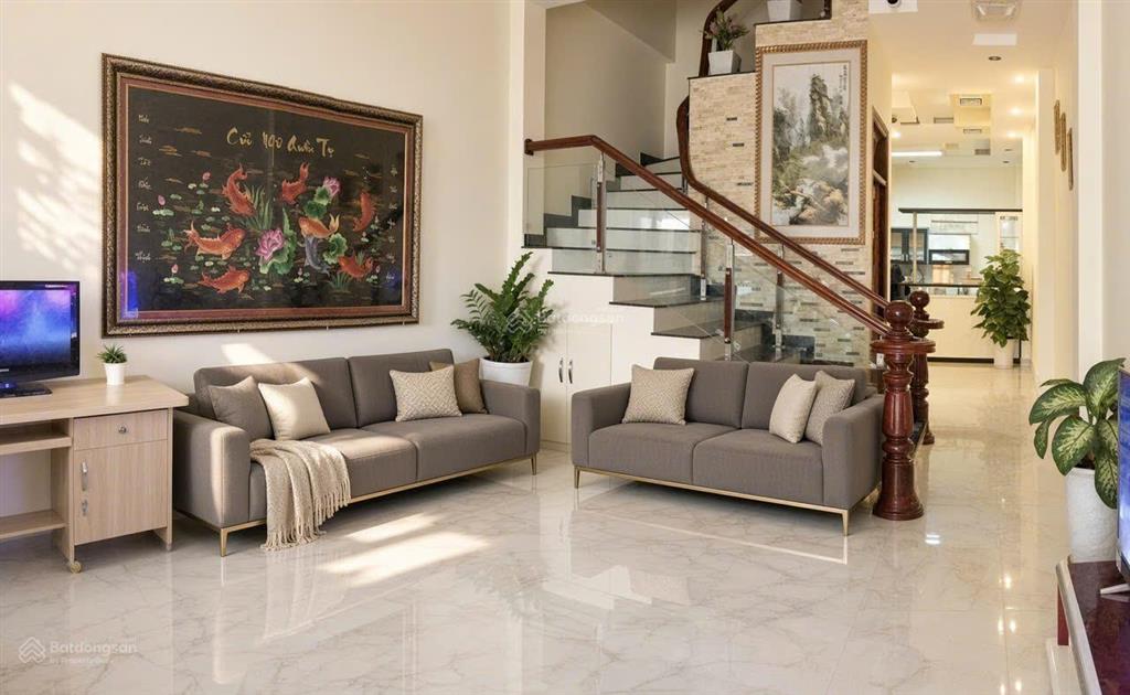 Bán gấp ks phan đình phùng, đà lạt 4 tầng, 8p, 9wc, 82.5m2 giảm từ 14,5ty xuống 11,5ty