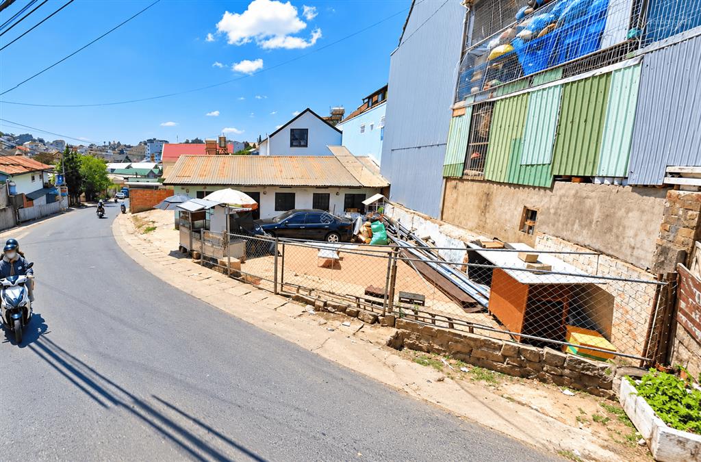 Bán đất mặt tiền lý nam đế, giá ngộp 9,2 tỷ, 249 m2, phường 8, thành phố đà lạt