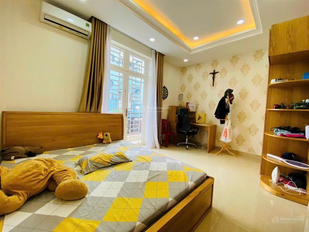 Tôi tên thông bán nhà đường lê quang định phường1 gò vấp dt 61m2 tôi bán 3tỷ680