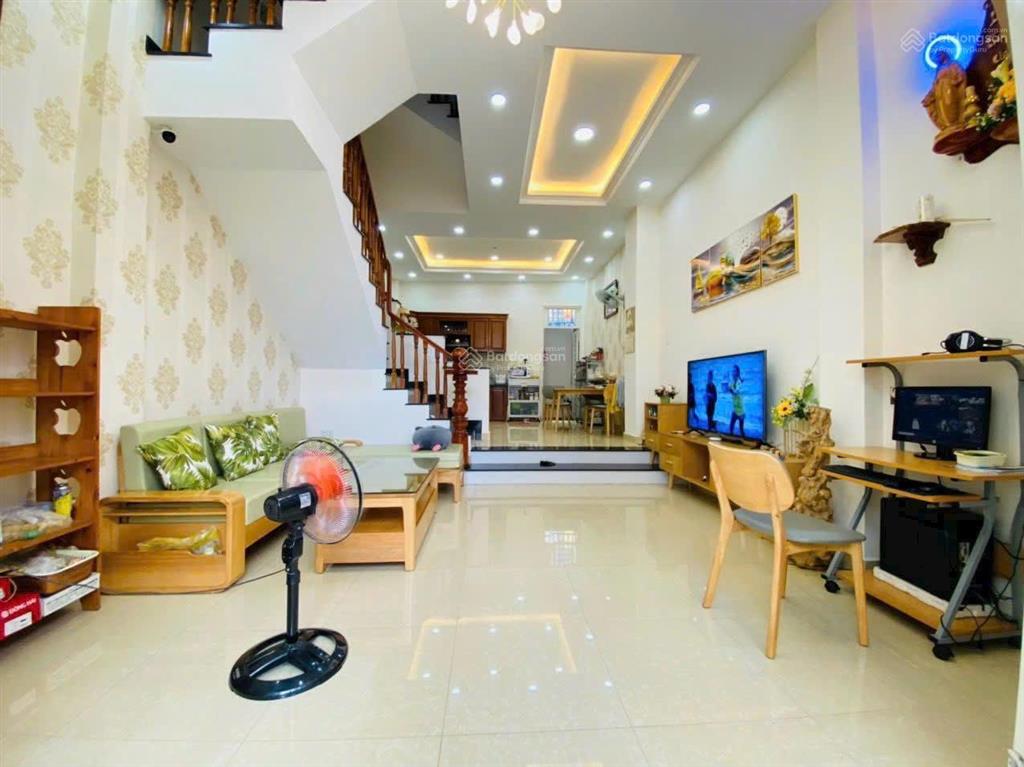 Tôi tên thông bán nhà đường lê quang định phường1 gò vấp dt 61m2 tôi bán 3tỷ680